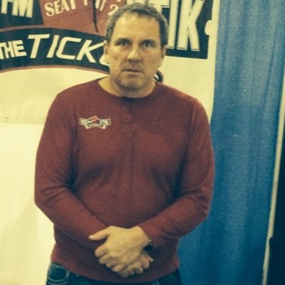 Profile Picture of Fake Jeff Caves (@fakejeffcaves) on Twitter