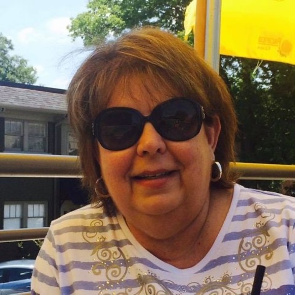 Profile Picture of Deborah Keating rennels (@freetospa) on Poshmark