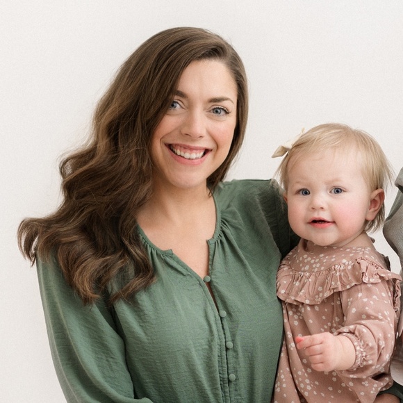 Profile Picture of Britney Hale (@britneypdx) on Poshmark