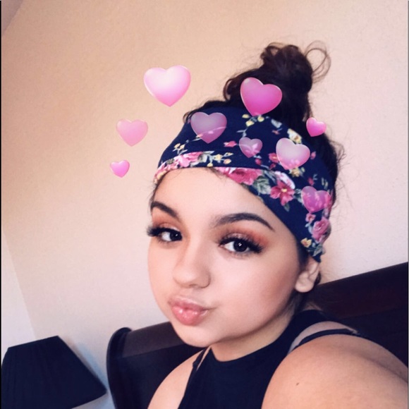 Profile Picture of Itzel Solis (@itzelsolis979) on Poshmark