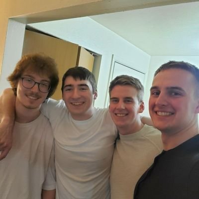 Profile Picture of Caleb Redmond (@7he0strich98) on Twitter