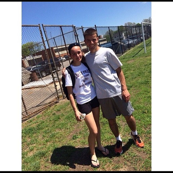 Profile Picture of Taylor Theiling (@taylortheiling) on Poshmark