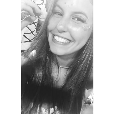 Profile Picture of Paula Robert (@PaulinhaRobert) on Twitter