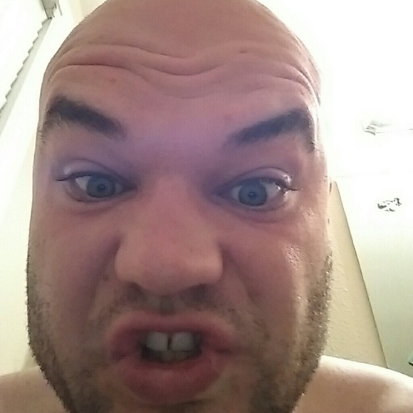 Profile Picture of Richard Long (@rlong1985) on Poshmark