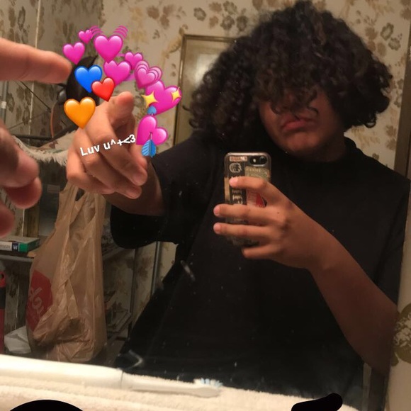 Profile Picture of Angelo Neuffer (@6angeloc6) on Poshmark