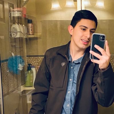 Profile Picture of Mike Rivas (@MikeR4219) on Twitter