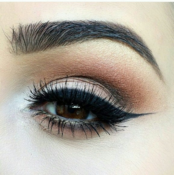 Profile Picture of Mya Afflerbach (@myaffler21) on Poshmark