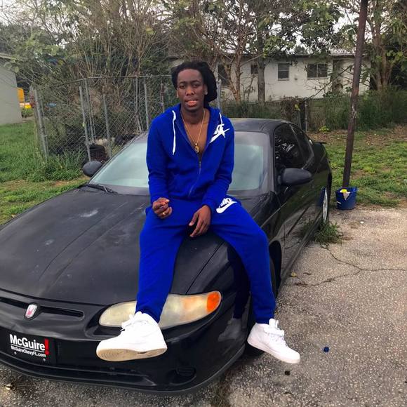Profile Picture of Dontaevis Williams (@dontaevisw) on Poshmark