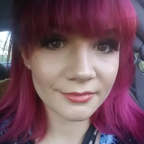 Profile Picture of Brynda Purvis (@purvisbrynda7) on Poshmark