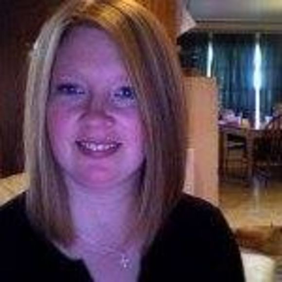 Profile Picture of Gwen Cryer (@myladygwen35) on Poshmark
