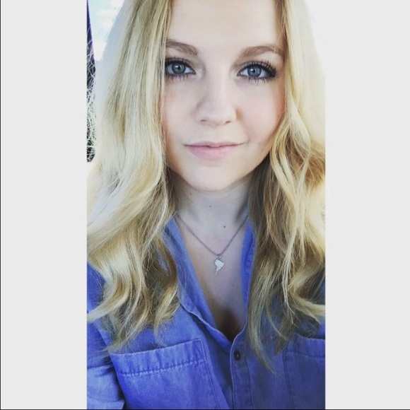 Profile Picture of Seneca Clarine (@senecam24) on Poshmark