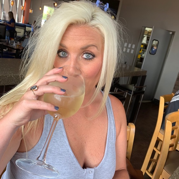 Profile Picture of Brittney Crabtree (@brittney_phx) on Poshmark