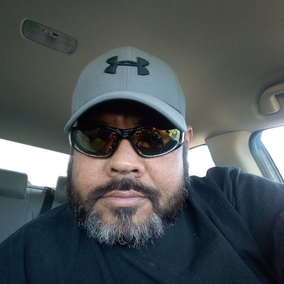 Profile Picture of Alex Zambrano (@zam237880) on Poshmark