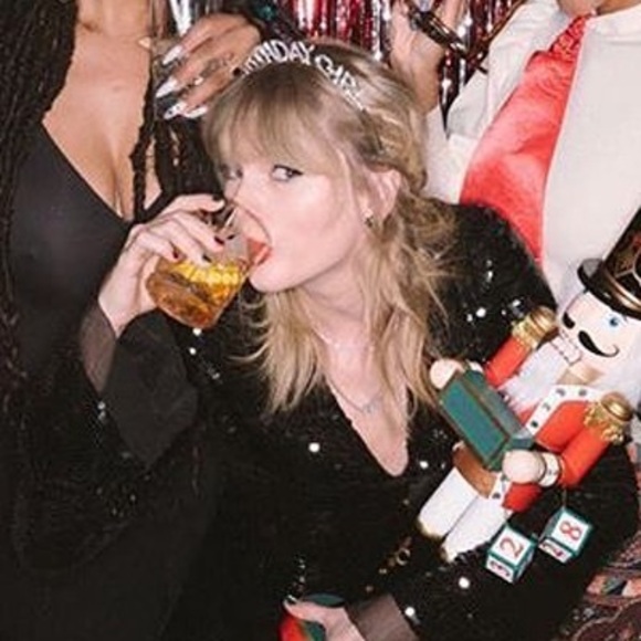 Profile Picture of Shyann Baltazor (@shyannbaltazor) on Poshmark