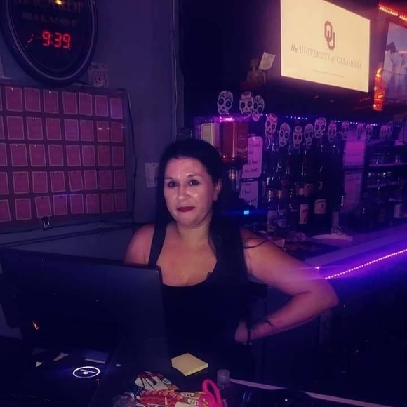 Profile Picture of Heather Tannahill (@hltannahill) on Poshmark