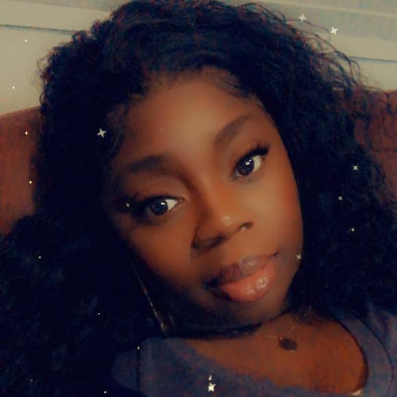 Profile Picture of Laqueshia Feaster (@la22677) on Poshmark
