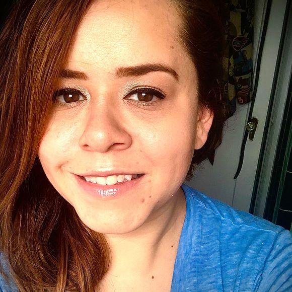 Profile Picture of Krystle Nieves (@krystle1228) on Poshmark