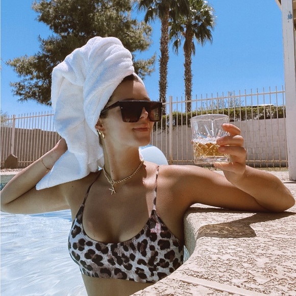 Profile Picture of Kate Shapiro (@katrina_shapiro) on Poshmark