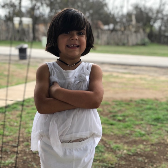 Profile Picture of Antonia Carnley (@antonia_carnley) on Poshmark