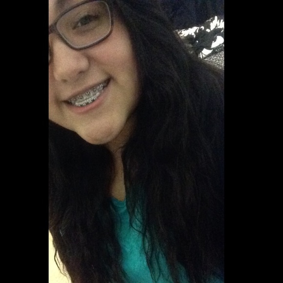 Profile Picture of Yaritza Sanchez (@yaritzas_) on Poshmark