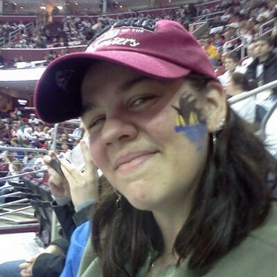 Profile Picture of Lynn McLaughlin (@Hkymom03) on Twitter