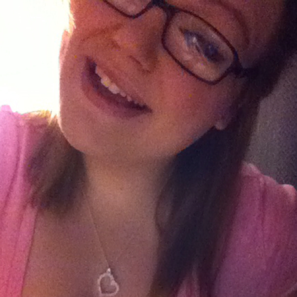 Profile Picture of Allison Strohscher (@allistrohscher) on Poshmark