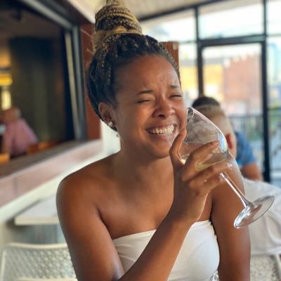 Profile Picture of Dani Hall (@MrsDaniHall) on Twitter