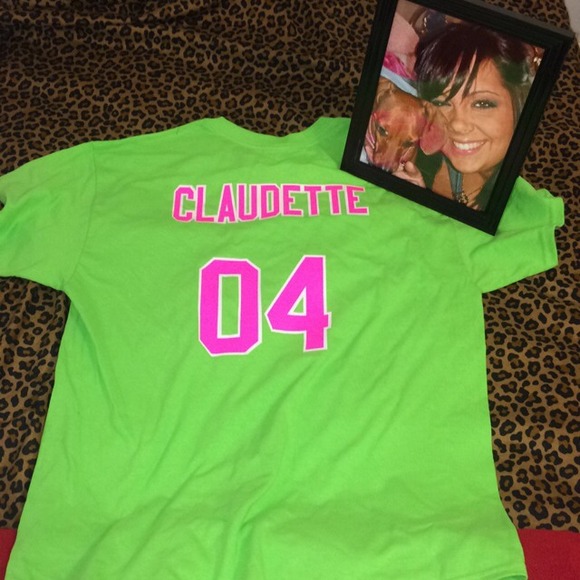 Tiffany Kalman - Poshmark Profile Picture of Tiffany Kalman (@tiffany4553) on Poshmark