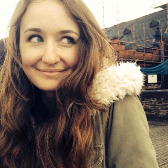 Profile Picture of Aimee Walsh (@aimeegw) on Poshmark