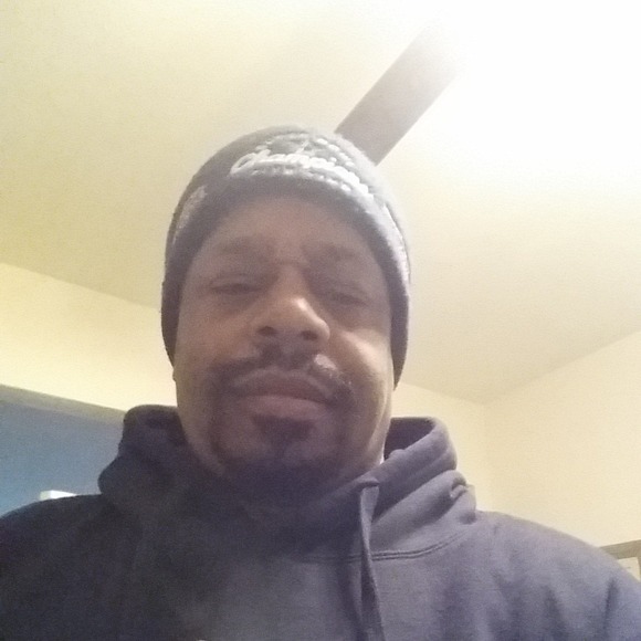 Profile Picture of Larry Lewis (@larlew) on Poshmark