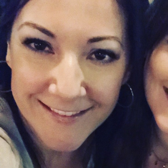 Profile Picture of Tricia Chretien (@triciachretien) on Poshmark