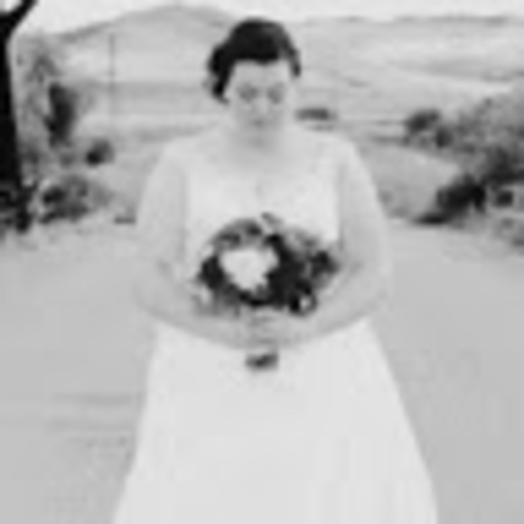 Profile Picture of Hilary Wilkinson (@hilarylewis1993) on Poshmark