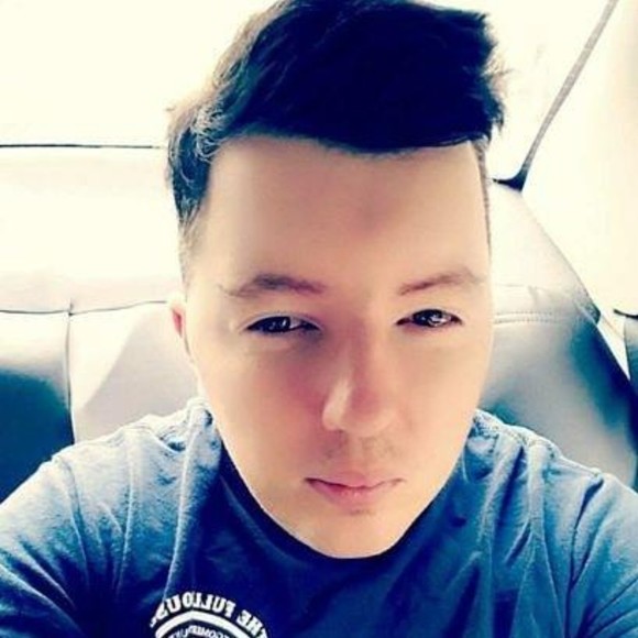 Profile Picture of Jason Kunkler (@aenjylnytewish) on Poshmark