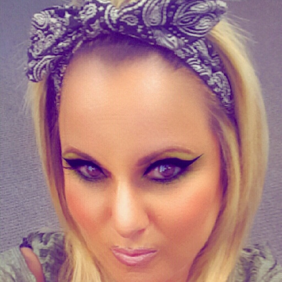 Profile Picture of Rachel Frackelton (@rfrackelton) on Poshmark