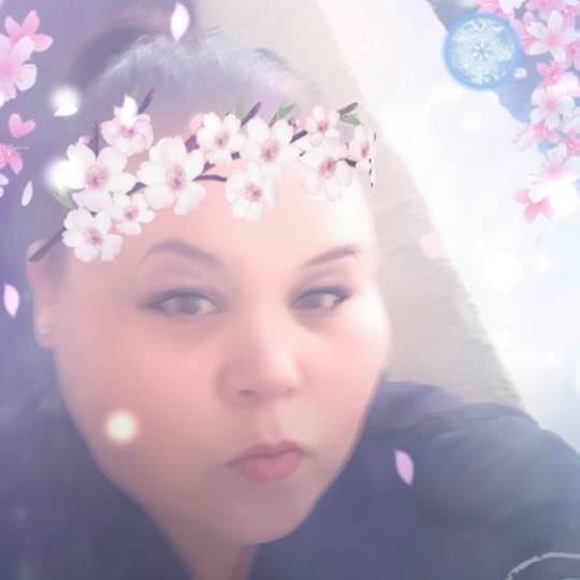 Profile Picture of Candace Gerringer (@candygerringer) on Poshmark
