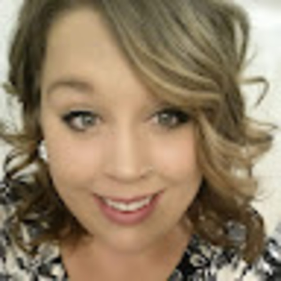 Profile Picture of Jessica Schwalbert (@jessicanogrady) on Poshmark