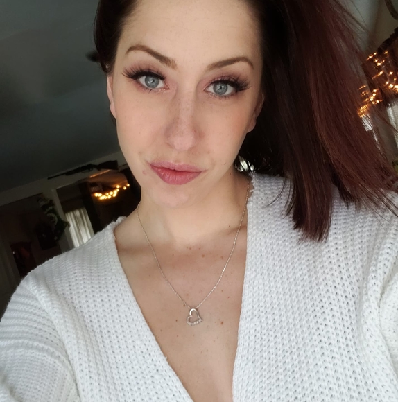 Profile Picture of Dana Gurry (@freebirdd89) on Poshmark