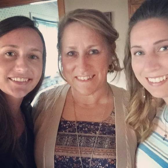 Profile Picture of Laura Morine (@ljmor4) on Poshmark