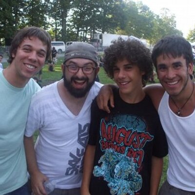 Profile Picture of Steven Marchese (@drumnsk8) on Twitter