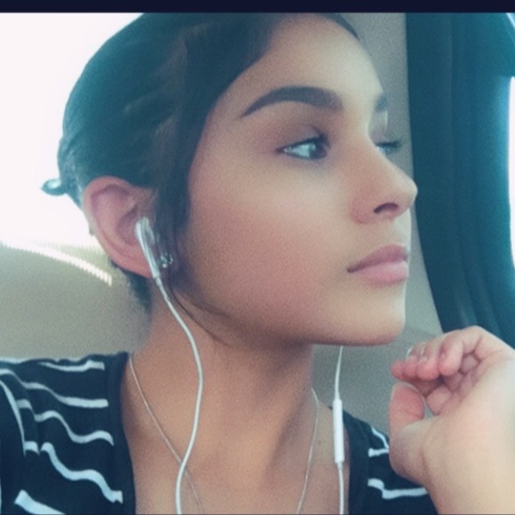 Profile Picture of Chasity Garcia (@funsize_chasity) on Poshmark