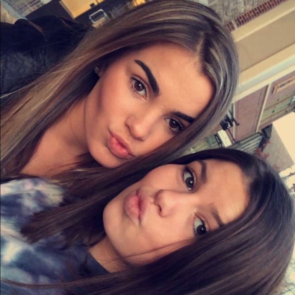 Profile Picture of Blaire Browne (@blairebrowne) on Poshmark