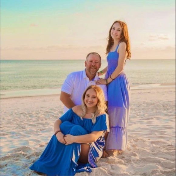 Profile Picture of Carly Kesterson (@carly_kesterson) on Poshmark