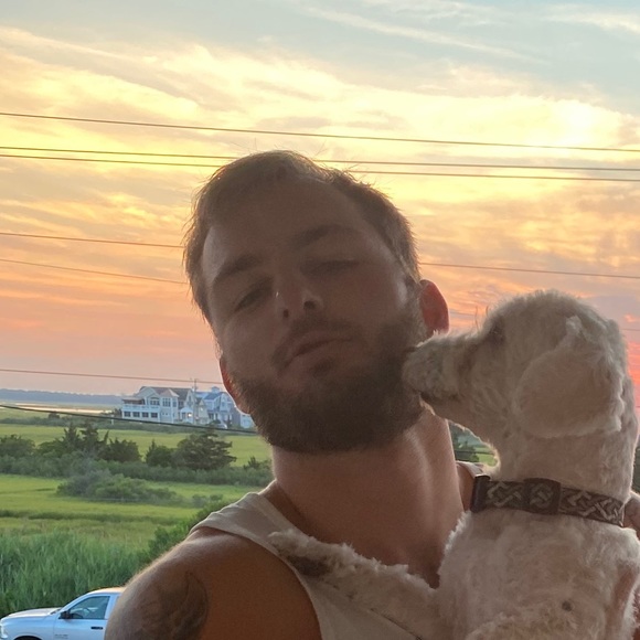 Profile Picture of Michael Dennis (@mike_dennis989) on Poshmark