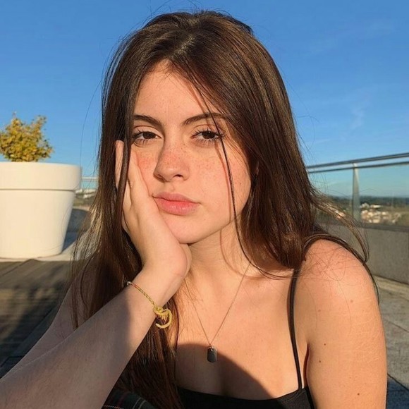 Profile Picture of Natalie Nickson (@06fg4qww7ssd) on Poshmark