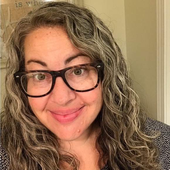 Profile Picture of Dawn Stretton (@dmbstretton) on Poshmark