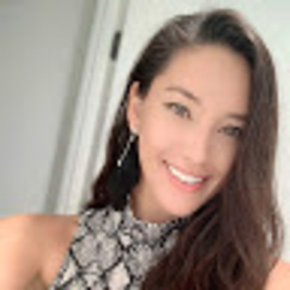 Profile Picture of Kate Kiewel (@katiejkiewel) on Poshmark