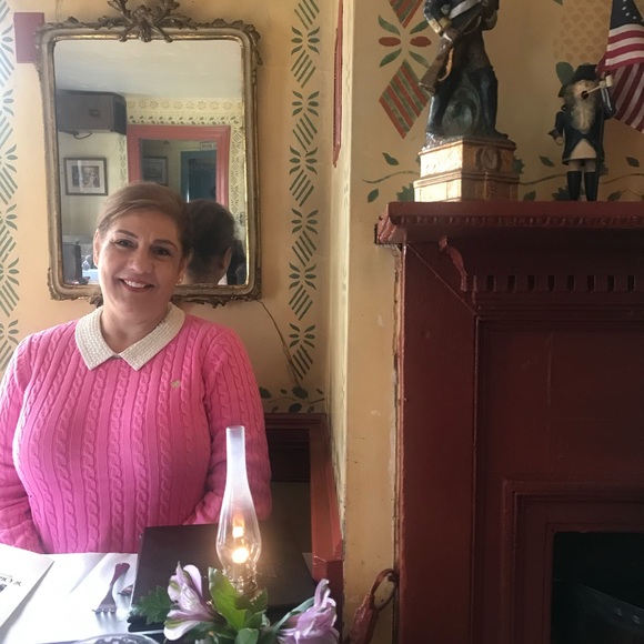 Profile Picture of Rosina Cheverez (@rosinacheverez) on Poshmark