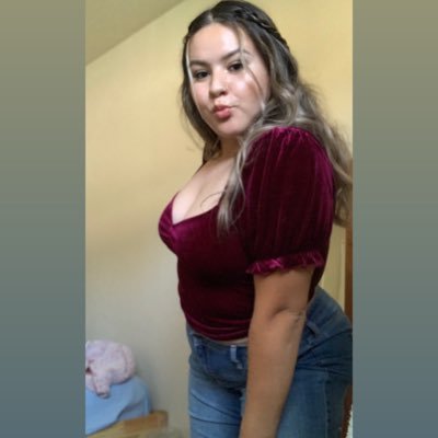 Profile Picture of Veronica Gonzalez (@vgonzalez_14) on Twitter
