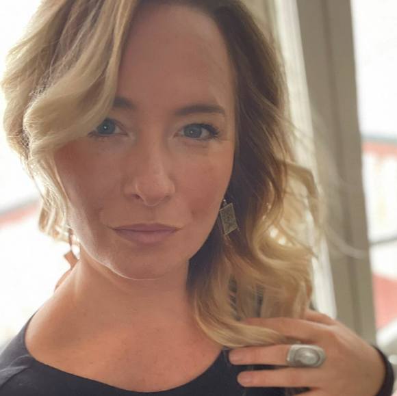 Profile Picture of Michele Zakashansky (@feelgoodaboutu) on Poshmark