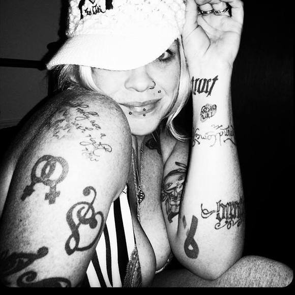 Profile Picture of Pinky Vanicek (@pinkyvanicek) on Poshmark